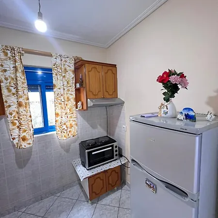 Base Apartment *