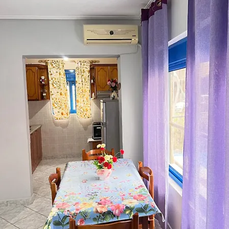 Base Apartment *